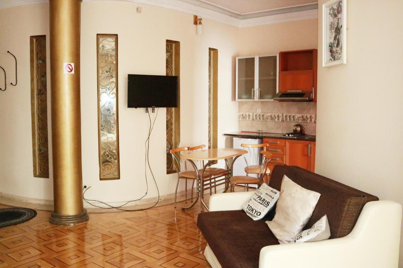 Luxors Garden Hotel Batumi Luaran gambar